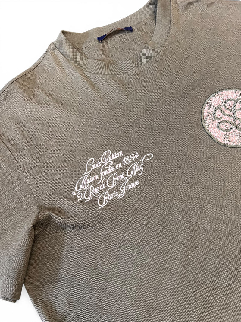 LOUIS VUITTON T-SHIRT - XL ( PRELOVED )