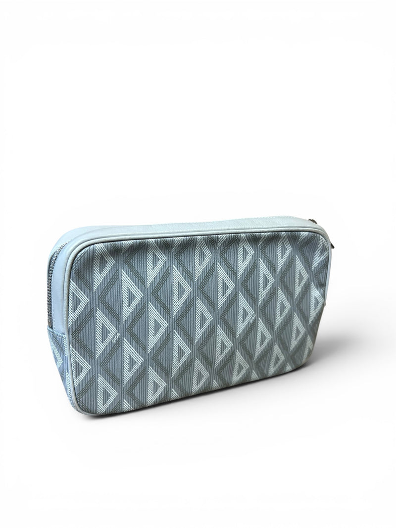 DIOR CD WASH BAG - PRELOVED